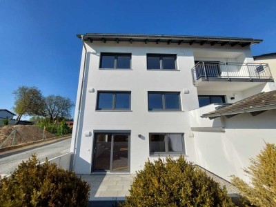 Obergeschosswohnung - 3-Zimmer, Balkon & Dachboden