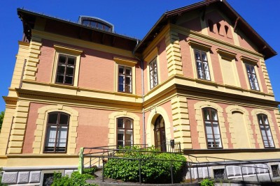 Großzügige Erdgeschosswohnung in einer schönen Villa am sonnigen Mondsee zu vermieten (Optional: Wohnen und Arbeiten unter einem Dach)