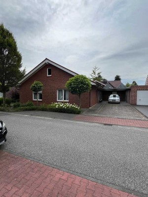 Einfamilienhaus, Bungalow, barrierefrei mit Carport und Garten