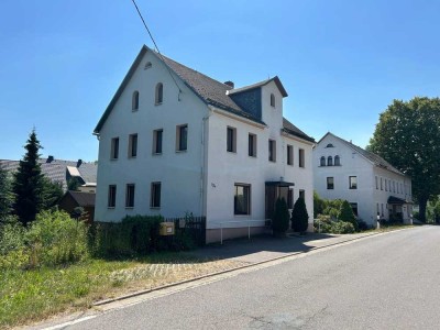Einfamilienhaus mit 6 Zimmern und großer Terrasse auf einem charmanten Grundstück - Hartmannsdorf
