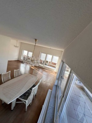 Exklusive, gepflegte 3,5-Zimmer-Penthouse-Wohnung mit EBK und großer Terrasse in Ludwigsburg