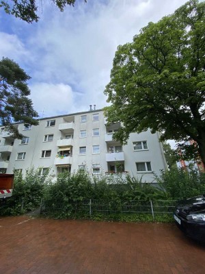 Keine Käuferprovision - freie sanierungsbedürftige 3 Zi im 3.OG rechts mit sonnigem Balkon_40