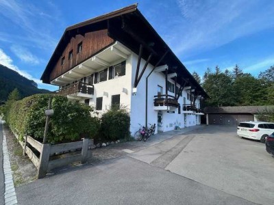Renovierungbedürftige 5-Zimmer Eigentumswohnung über zwei Etagen 1.OG und DG