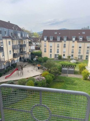 Einziehen, wohlfühlen, ankommen –  3 Zimmer im Dachgeschoss erwarten Sie!