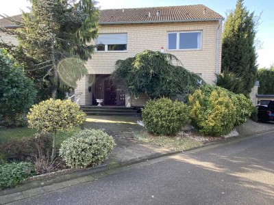 Einfamilienhaus (DHH)+2 Garagen +Garten in BM- Oberaussem 250 m²