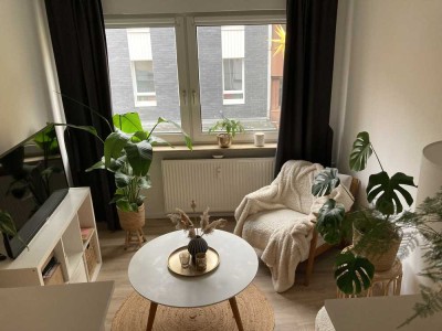 Modernisierte 1-Raum-Wohnung mit Balkon und Einbauküche in Wuppertal