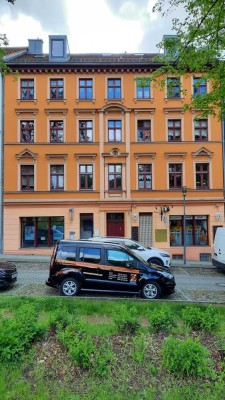 SCHÖNE 3- ZIMMER WOHNUNG MIT BALKON