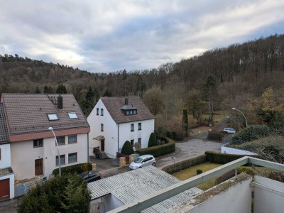 Stilvolle, gepflegte 3,5-Zimmer-Wohnung mit Einbauküche in Stuttgart Botnang mit Wald vor der Türe