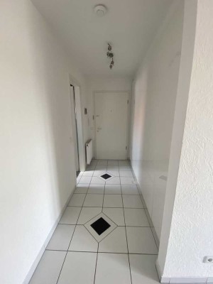 Stilvolle 2-Zimmer-Wohnung mit gehobener Innenausstattung mit Einbauküche in Lampertheim