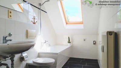3-Raum-Dachgeschosswohnung mit freundlichem Tageslichtbad & gemütlichem Balkon