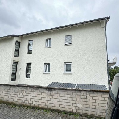 Geräumiges, freistehendes Haus in Raunheim mit Baugenehmigung für ein EFH