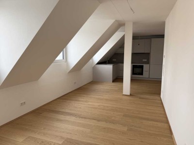 4-Zimmer Neubau-Wohnung mit Loggia, Duplex-Stellplatz und EBK im 4. OG in München-Untersendling