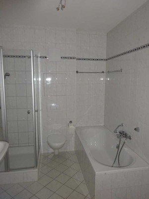 Schöne und gepflegte 4-Zimmer-Wohnung mit gehobener Innenausstattung in Margetshöchheim