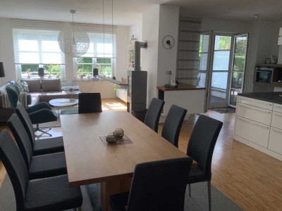 Luxuriöse Wohnung (3 ZKB) in ruhiger, parkähnlicher und zentraler Lage