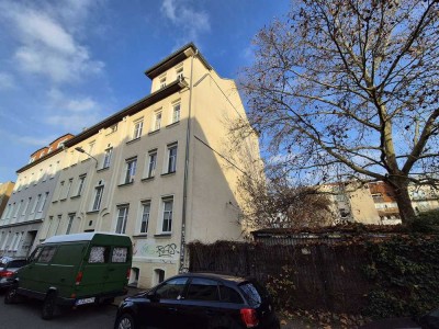 Bezugsfrei: große 4-Zimmer Wohnung im Herzen von Lindenau