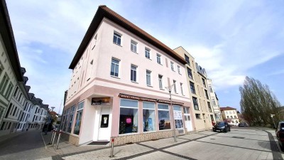 Für Pärchen oder Singles! 2. Zi., Großes Wohnzimmer mit Blick auf den Markt!