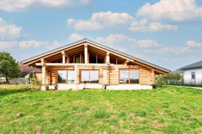 Traumhaftes Holzhaus: Wohnen mit großem, sonnigem Garten und naturnaher Lage