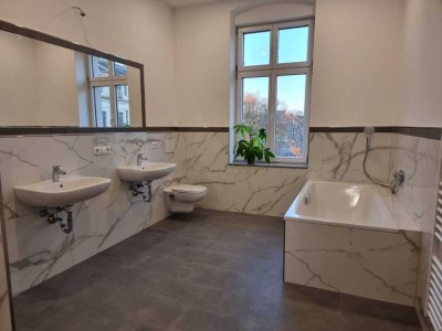 **exklusive 5-R-WE mit tollem Ausblick, Terrasse, Lift **