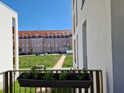 Großzügige 2-Zi.-Wohnung mit Einbauküche, Loggia, Tiefgarage, Außenstellplatz