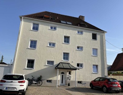 Helle und freundliche 2-Zimmer-Wohnung mit Balkon und EBK in Stadtbergen