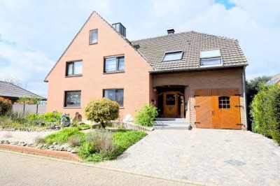 Mehrgenerationenhaus mit großer Garage in ländlicher Lage