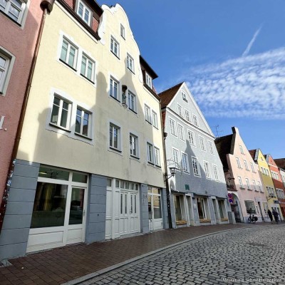 Wunderschöne möblierte 2 Zi.-Wohnung in der Altstadt mit großem Balkon und Lift für 1-2 Personen