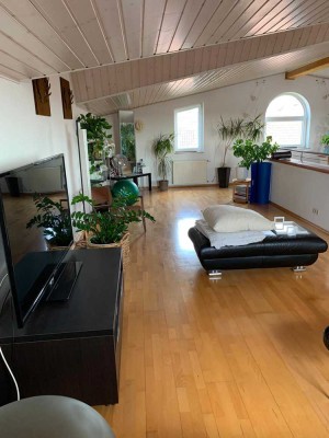 Exklusive Penthousewohnung mit traumhaftem Burg- und Waldblick 
Luxuswohnen in ruhiger Südlage.