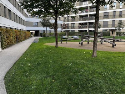 Moderne 4-Zimmer EG Wohnung mit EBK und Terrasse in München-Berg am Laim