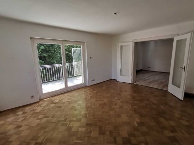 Schöne Altbauwohnung in zentrumsnaher Wohngegend