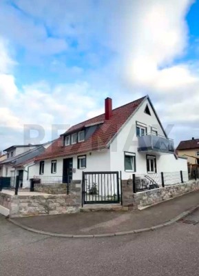 Attraktives Einfamilienhaus mit Option zur Einliegerwohnung wartet auf Sie!
