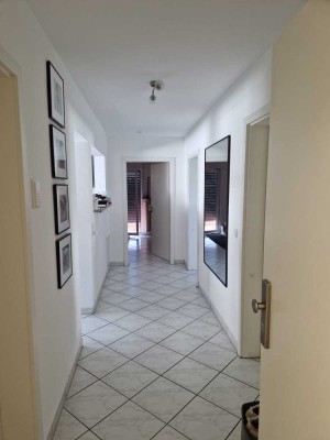 3-Zimmer-DG-Wohnung mit geh. Innenausstattung mit Balkon + Terrasse in Höchst im Odenwald