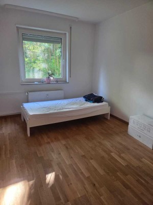 Helle 4-Zimmer Erdgeschosswohnung mit Balkon in Backnang