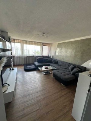 Charmante, gepflegte 3,5-Zimmer-Wohnung mit geh. Innenausstattung mit Balkon und EBK in Waiblingen
