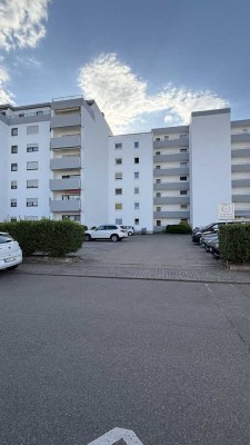 Erstbezug nach Sanierung mit Balkon: schöne 3-Zimmer-Wohnung in Oftersheim