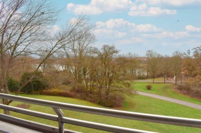 Ruhiges Wohnen mit Seeblick zu den Vogelstangseen, Süd-Loggia, Stellplatz, Aufzug, sofort verfügbar