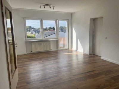 Renovierte 3-Zimmer-Wohnung mit Balkon und Einbauküche – 65 m² in ruhiger Lage
im Südviertel