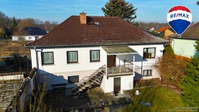 Lichtdurchfluteter Bungalow in ruhiger Dorfidylle