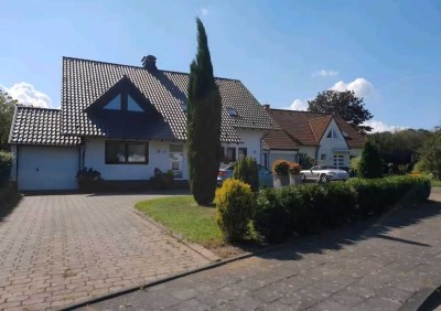 Möblierte großzügige Wohnung im Grünen