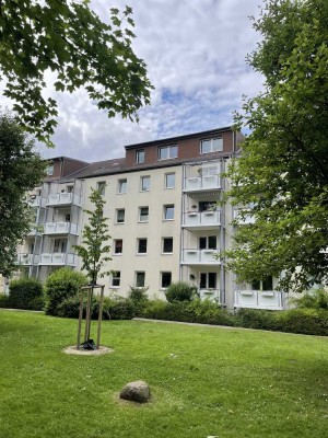 Erstbezug nach Sanierung!
Schöne und helle 3-Zimmer-Wohnung mit Süd-Balkon und optimiertem Grundriss