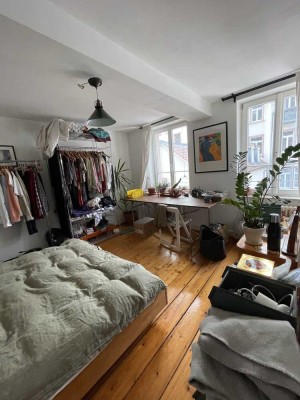 HoHoHo, pünktlich zur Weihnachtszeit offeriere ich „Ihre“ Altbau-Traumwohnung. ♥️-lich Willkommen!