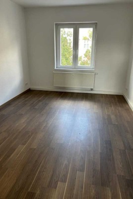 Ammendorf! 2-Zimmer-Wohnung im sanierten Altbau!