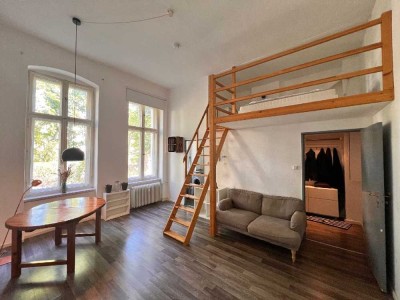 Charmante Altbauperle in Kreuzberg mit luftigen Decken und gemütlicher Hochebene zum Wohlf