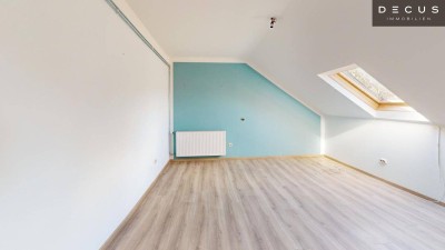 | ENTZÜCKENDE KLEINWOHNUNG | IN TOP ALTBAUHAUS | DACHGESCHOSS | ETWAS SANIERUNGSBEDÜRFTIG