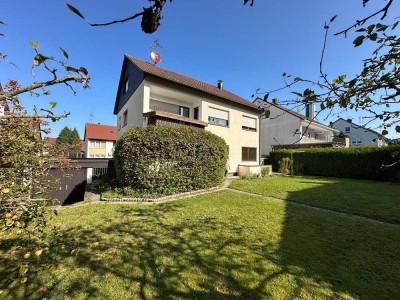 Freistehendes 2-Familienhaus m. Balkon, Terrasse u. herrlichem Gartenbereich in bevorzugter Südlage