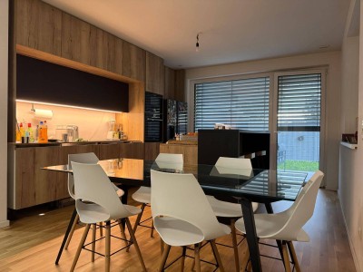 Moderne 3-Zimmer-Gartenwohnung mit Terrasse, Fußbodenheizung &amp; Garagenplatz – Wiener Neudorf