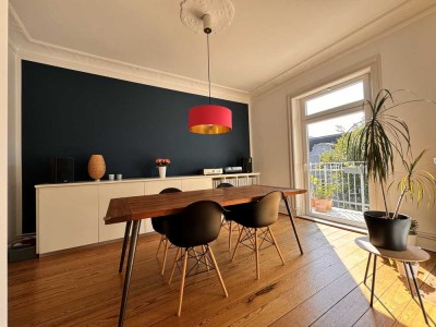 Voll möblierte befristete Altbauwohnung mit Charme in Hamburg-Winterhude  4 Zimmer, 88 m², Südbalkon