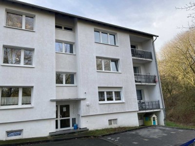 Einsteigerimmobilie, gut vermietete und gepflegte 4-Zimmer-Wohnung mit Balkon in Büren