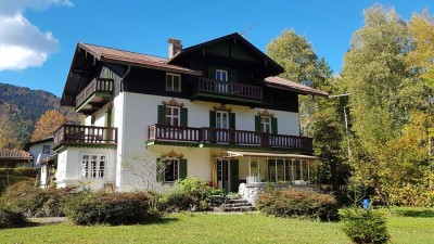 Achtung Liebhaber!  Eine stilvolle Landhaus-"Villa" möchte wieder im alten Glanz erstrahlen!