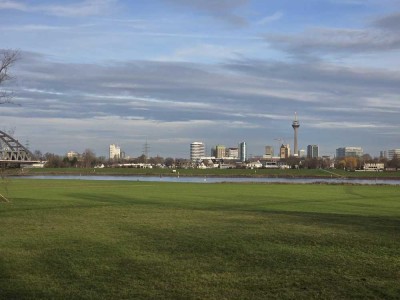 Top Appartement mit Balkon am Neusser Rheinpark-Center