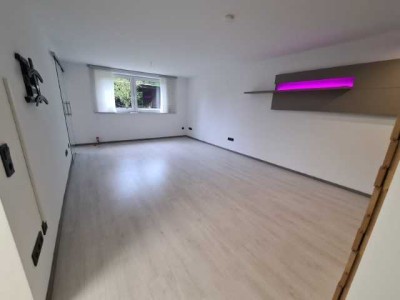 Kapitalanlage mit Top Rendite!  Sehr schöne 2-Zimmer Souterrain- Wohnung nahe Zentrum!